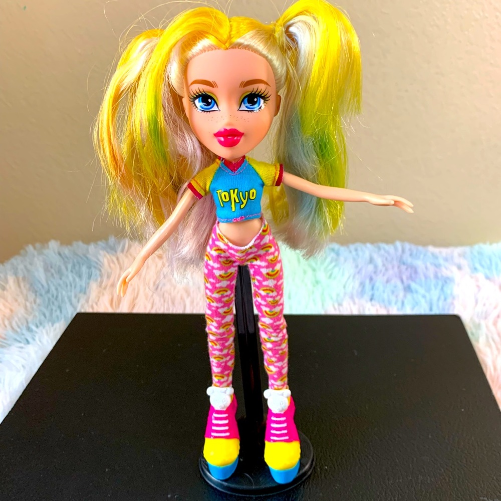 Bratz 2015 Y2K Chloe Tokyo Study Abroad  Doll